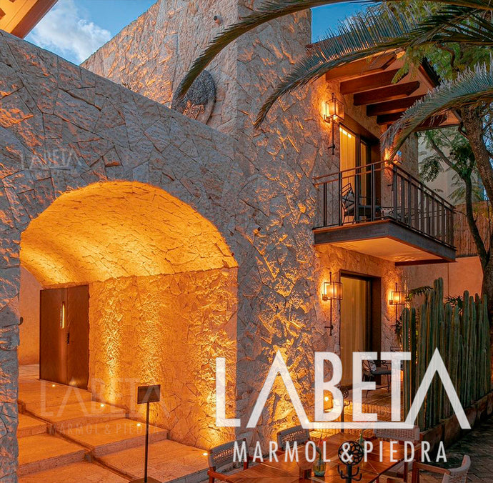 Piedra Natural para Exteriores: Ventajas que Transforman Proyectos Residenciales y Comerciales