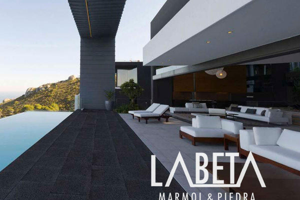 Cantera Recinto Negro Poro Abierto instalado