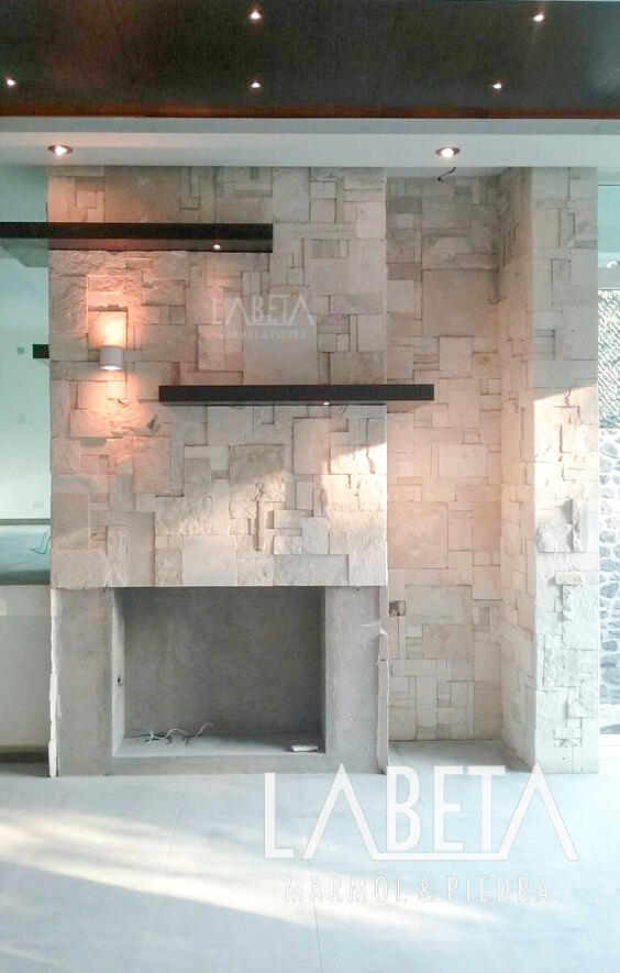 Chimenea con Piedra Blanco Galarza 1era - Interiorismo LABETA