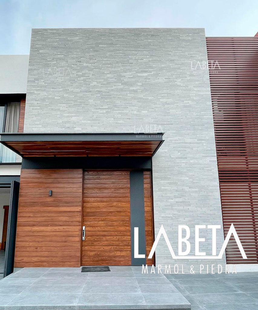 Cintilla Diamantada Laminada proyecto Giraldo Arquitectos | Fachada moderna piedra natural | Piedras Labeta