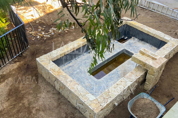 Piedra Dorada Formato Laja Irregular instalado