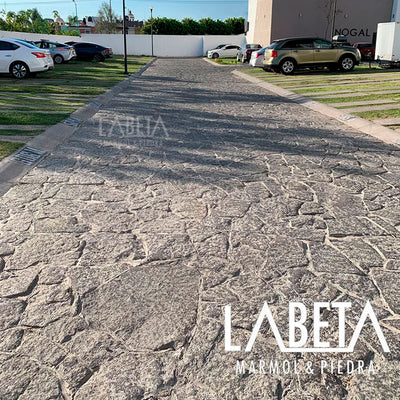 Laja Diamantada Irregular para cocheras y vialidades