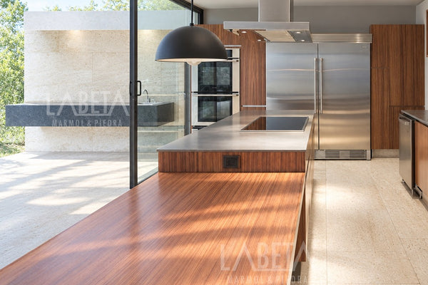 Marmol Travertino Beta instalado