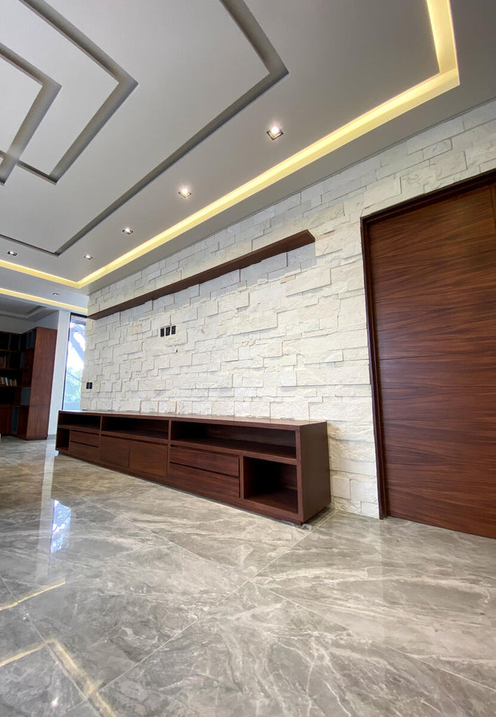 Piedra Blanco Galarza 1era en fachada de casa moderna - LABETA