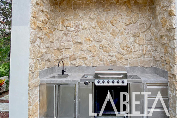 Piedra Dorada Diamantada Irregular para muro instalado