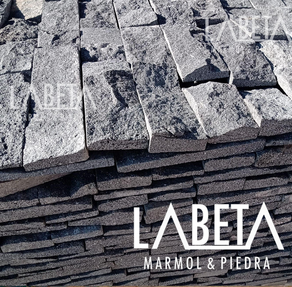 Piedra de Lava Negra cara texturizada | Piedra volcánica natural para muros | Piedras Labeta
