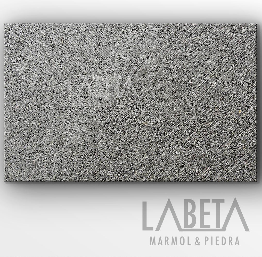 Fachaleta de Recinto Gris para muros y fachadas | Piedra natural volcánica formato cintilla | Piedras Labeta