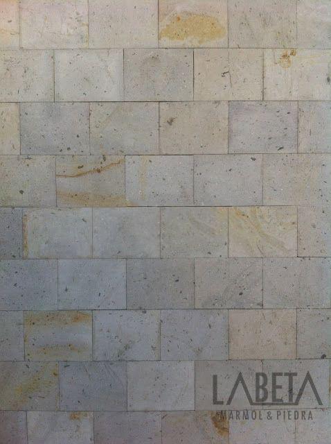 Fachada con Piedra Blanco Tinajero | Aplicación en fachada residencial piedra natural | Piedras Labeta